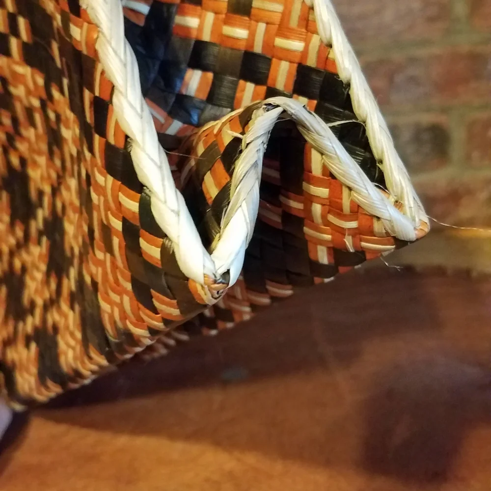 Small Fall Hound's-tooth Like Raffia/Straw Tote